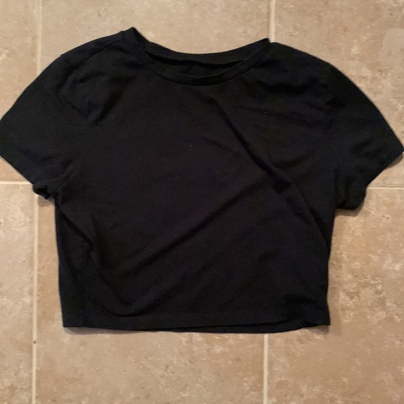 2 girls crop tops - Picture 8 of 11